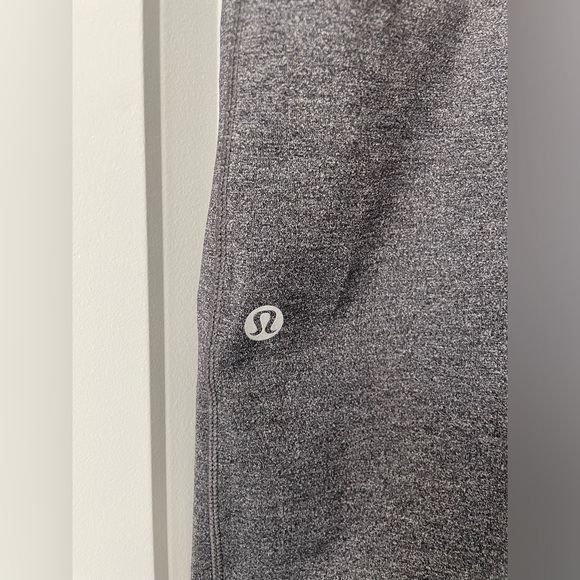 Lululemon Speed Up Tight *28" Sz 4 in Heathered Black - Picture 10 of 14